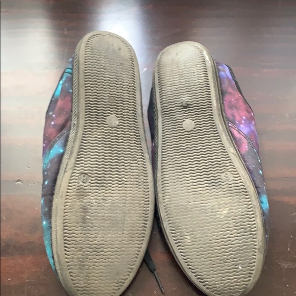 Shoes - Picture 2 of 2